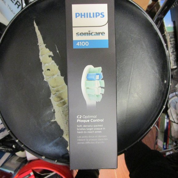 PHILIPS SONICARE 4100 POWER TOOTHBRUSH - Picture 4 of 5